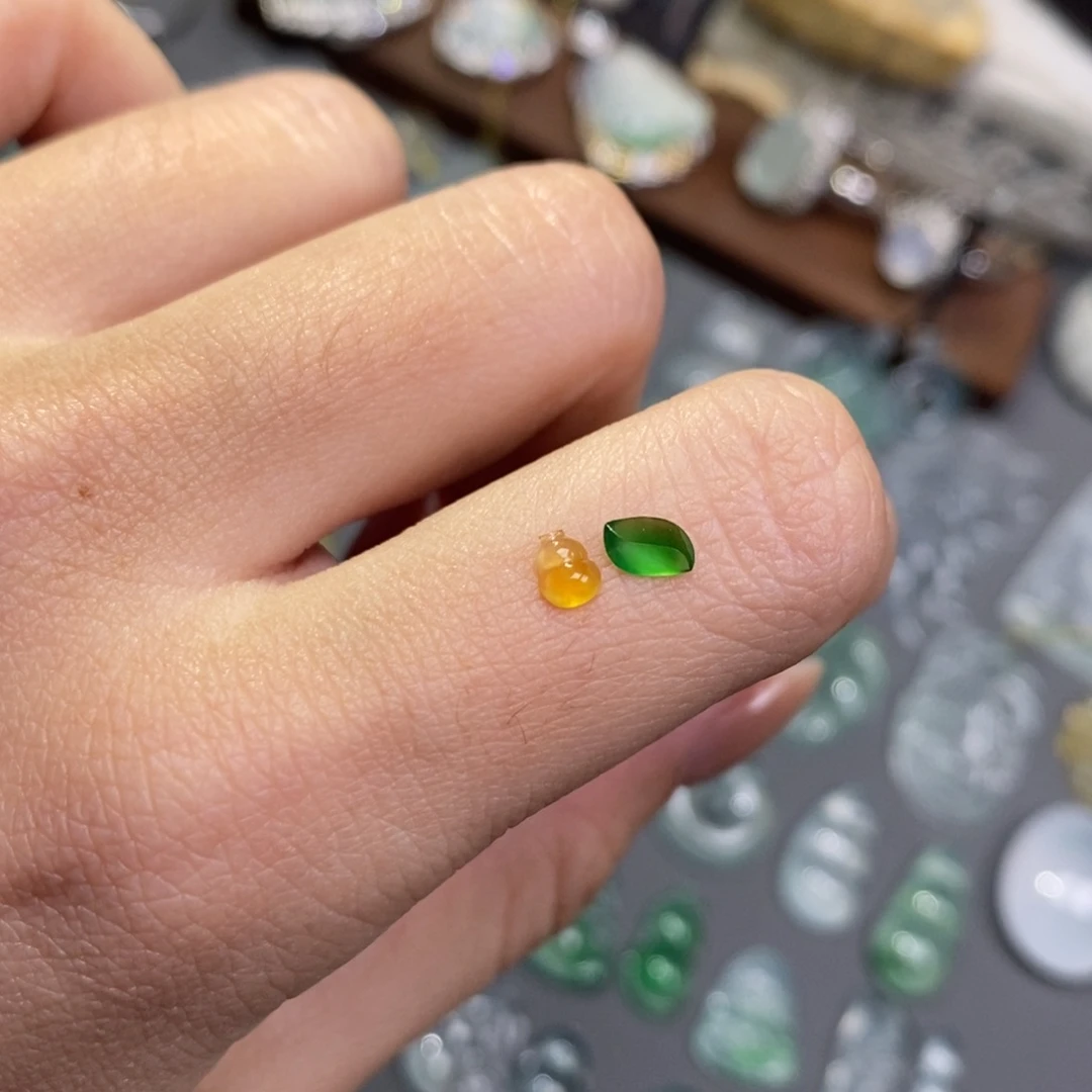 啊***喲翡翠未镶嵌颈饰翡翠