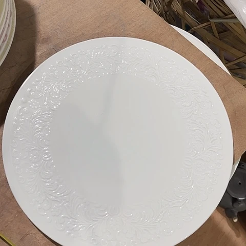 微瑕，不能明火，口径29.5浮雕菜板一个