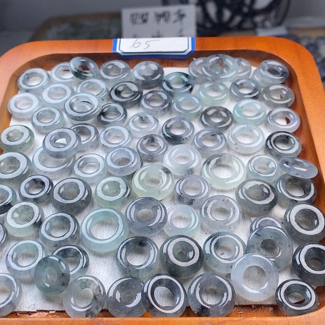翡翠颈饰未镶嵌乌鸡甜甜圈1个
