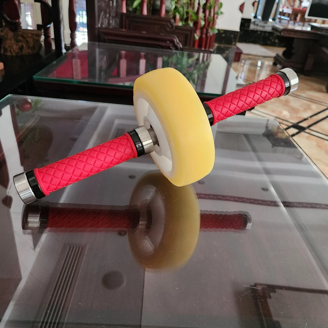 健腹轮直径15厘米，不锈钢手柄单边17厘米，德国原装轴承