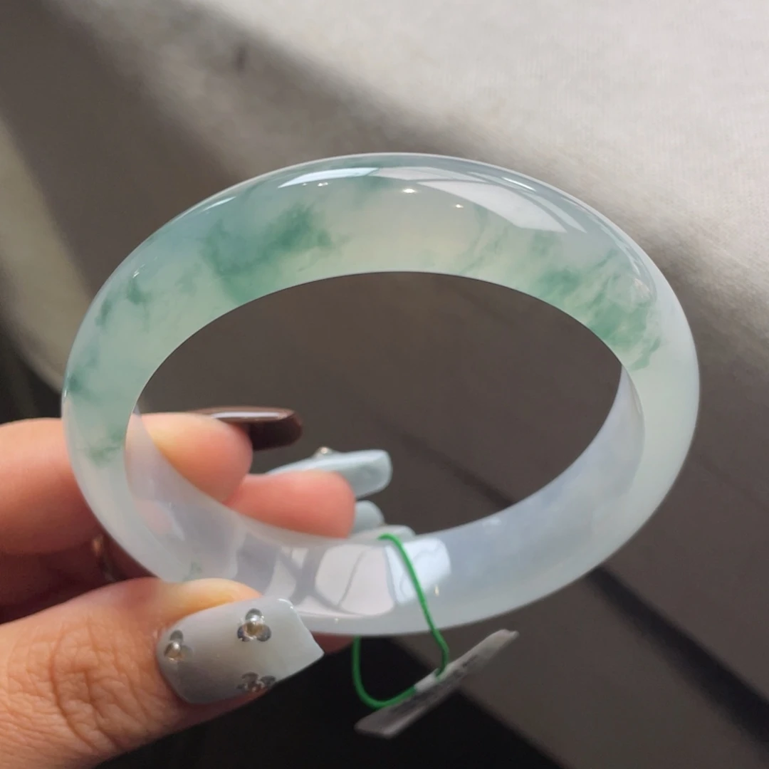 翡翠未镶嵌手镯【上新推荐】冰胶飘蓝花正圈手镯