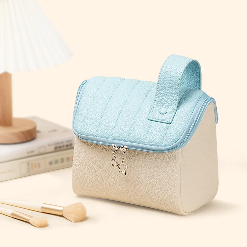 小房子化妆包立式女大容量2025新款高端便携外出分区化妆品收纳包