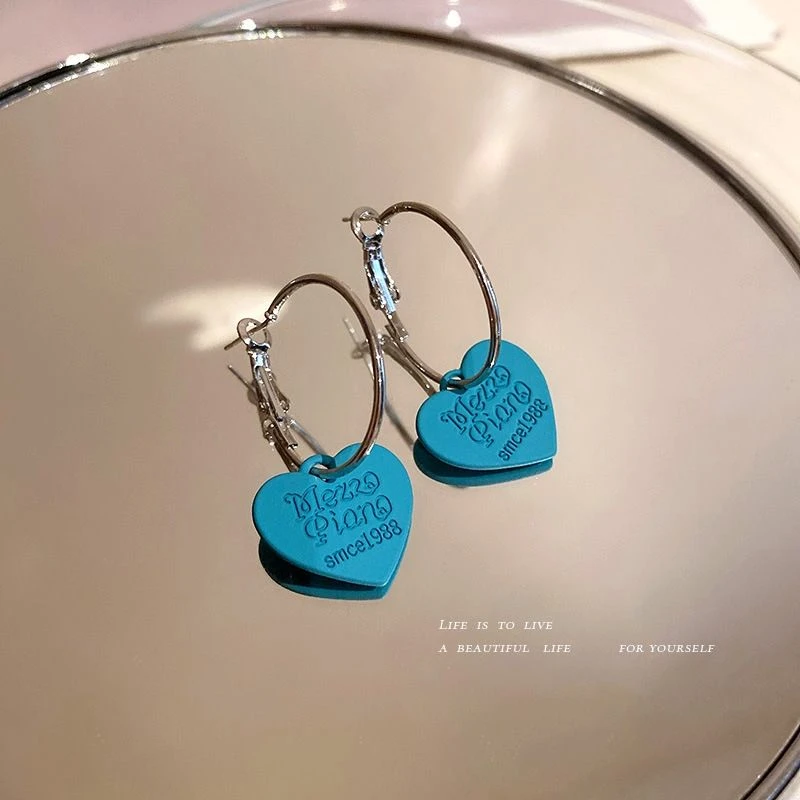 合金耳饰 秋冬上新蓝色爱心字母耳扣甜酷气质百搭设计感耳环耳饰