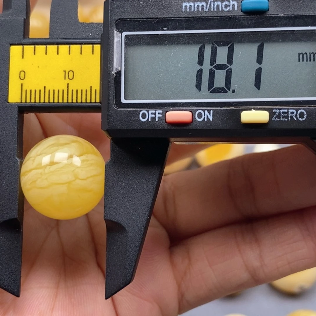 蜜蜡未镶嵌珠宝奇石