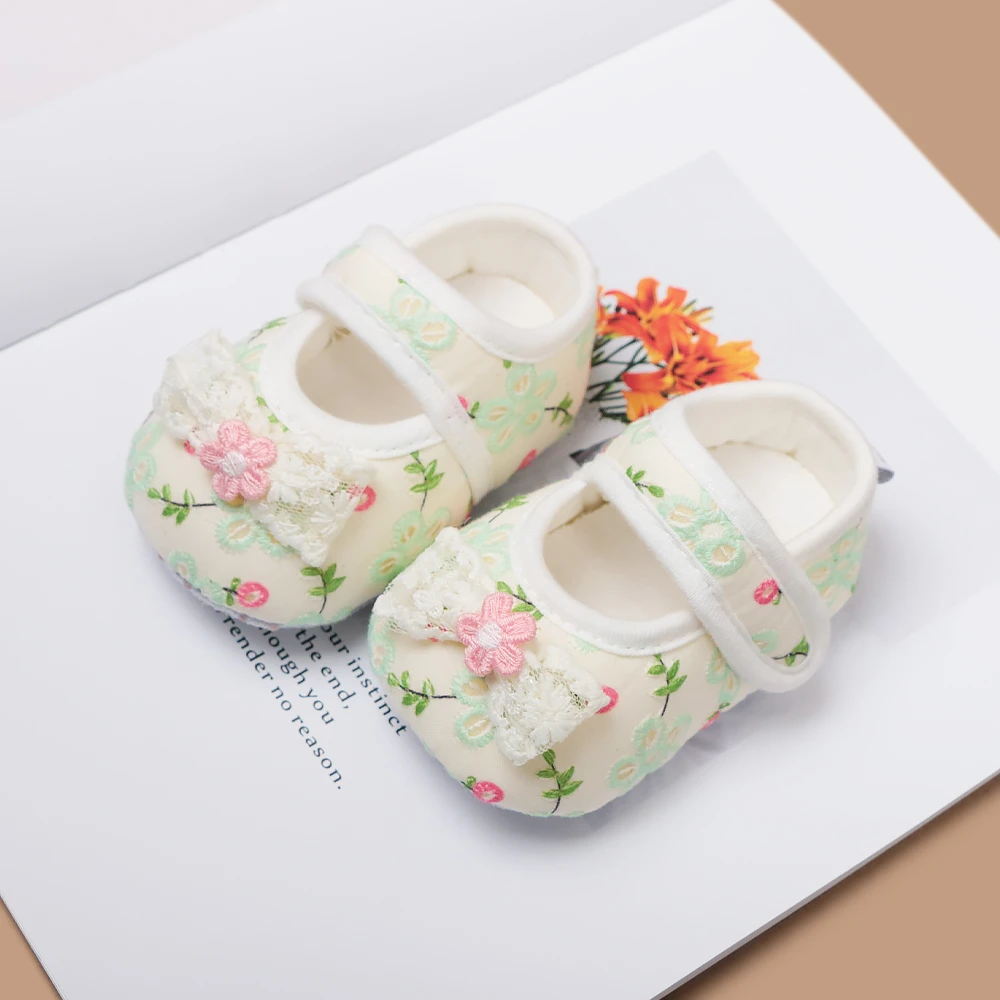 春夏0-12软底宝宝鞋绣花步前鞋婴儿鞋新生儿公主风学步鞋子防掉鞋
