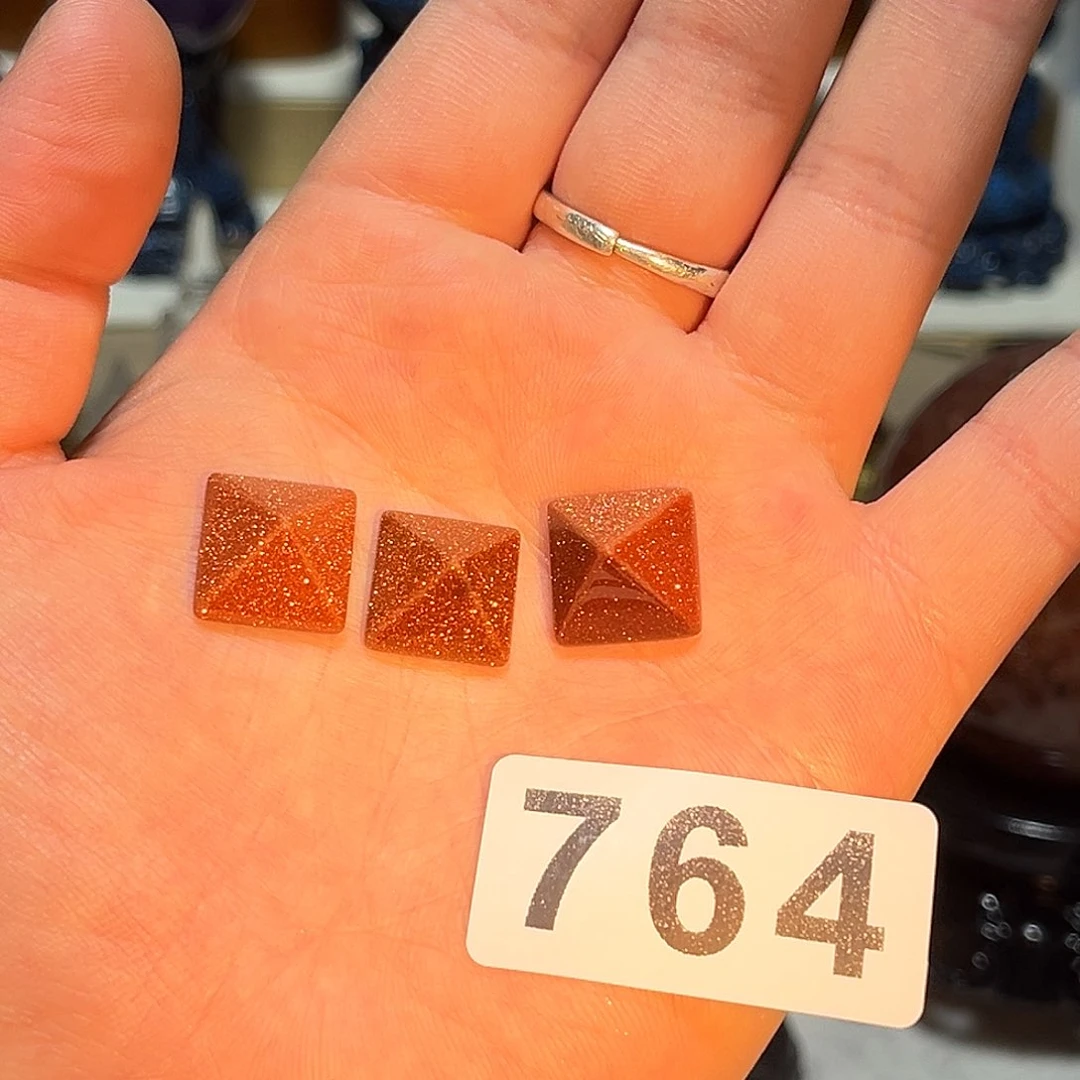 未镶嵌水晶大型摆件（非配饰）