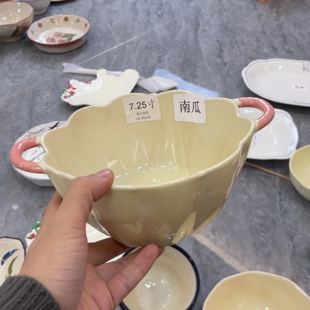 陶瓷微瑕餐具介意勿拍，满18飞！