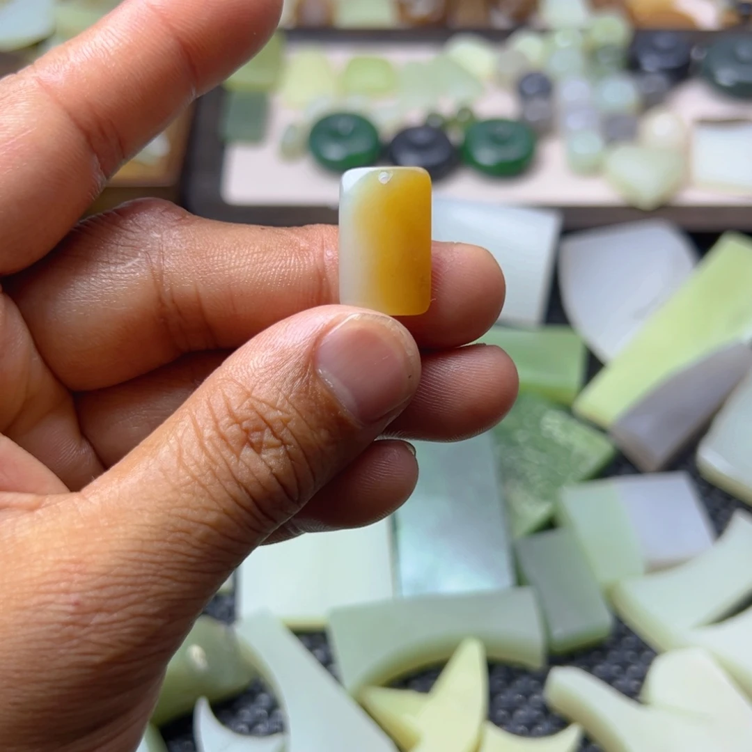 顺***厂和田玉（糖玉）未镶嵌珠宝半成品