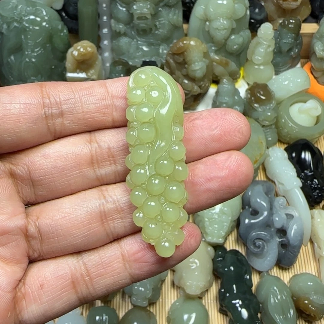 未镶嵌和田玉挂件