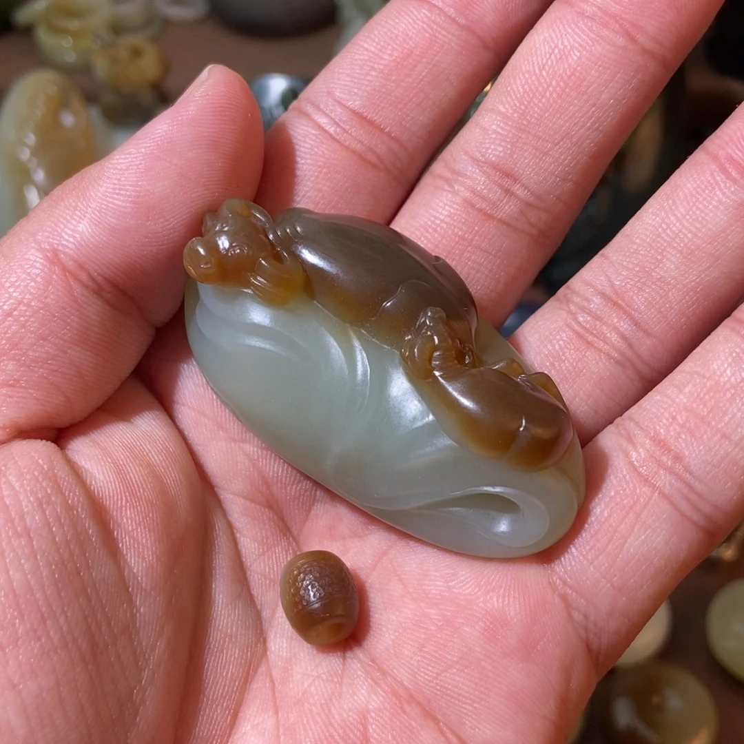 2***7和田玉未镶嵌挂件