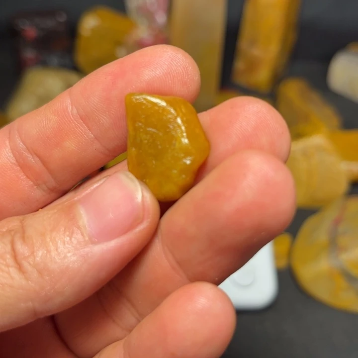 昌化石?***。昌化鸡血石