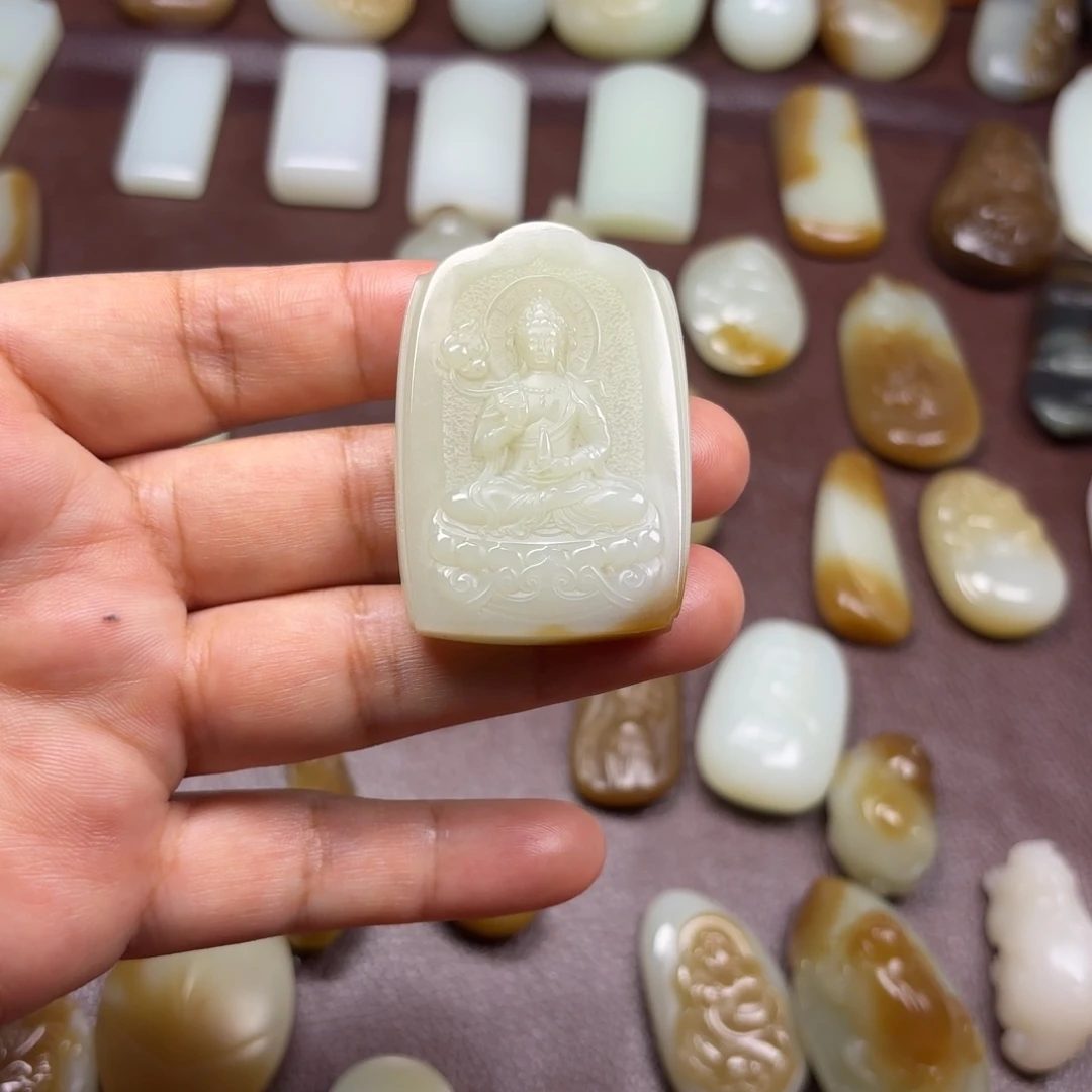 和田玉（糖玉）未镶嵌颈饰