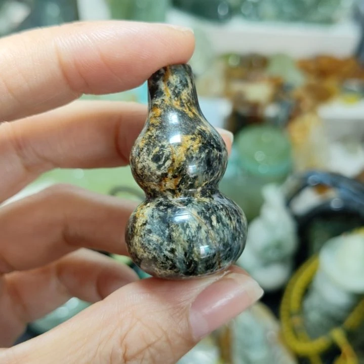 岫玉未镶嵌挂坠款式