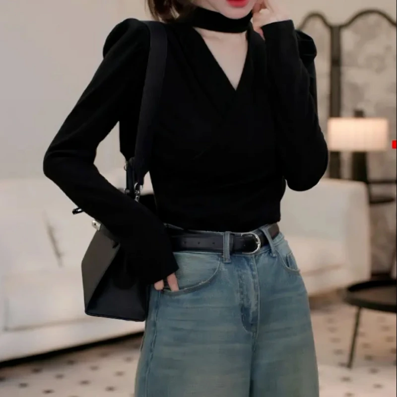 设计感挂脖V领镂空长袖T恤女秋冬内搭上衣显瘦气质氛围感褶皱小衫