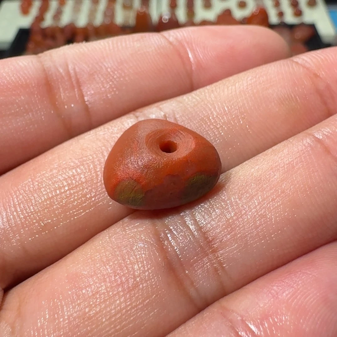 雕***王南红玛瑙冰飘未镶嵌包浆藏扣1