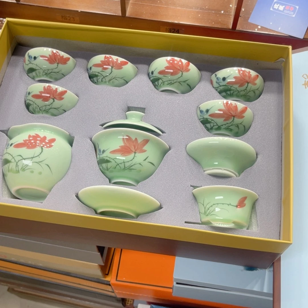 孤品茶具套装等。