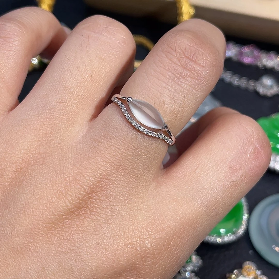 翡翠18K金镶嵌戒指马眼