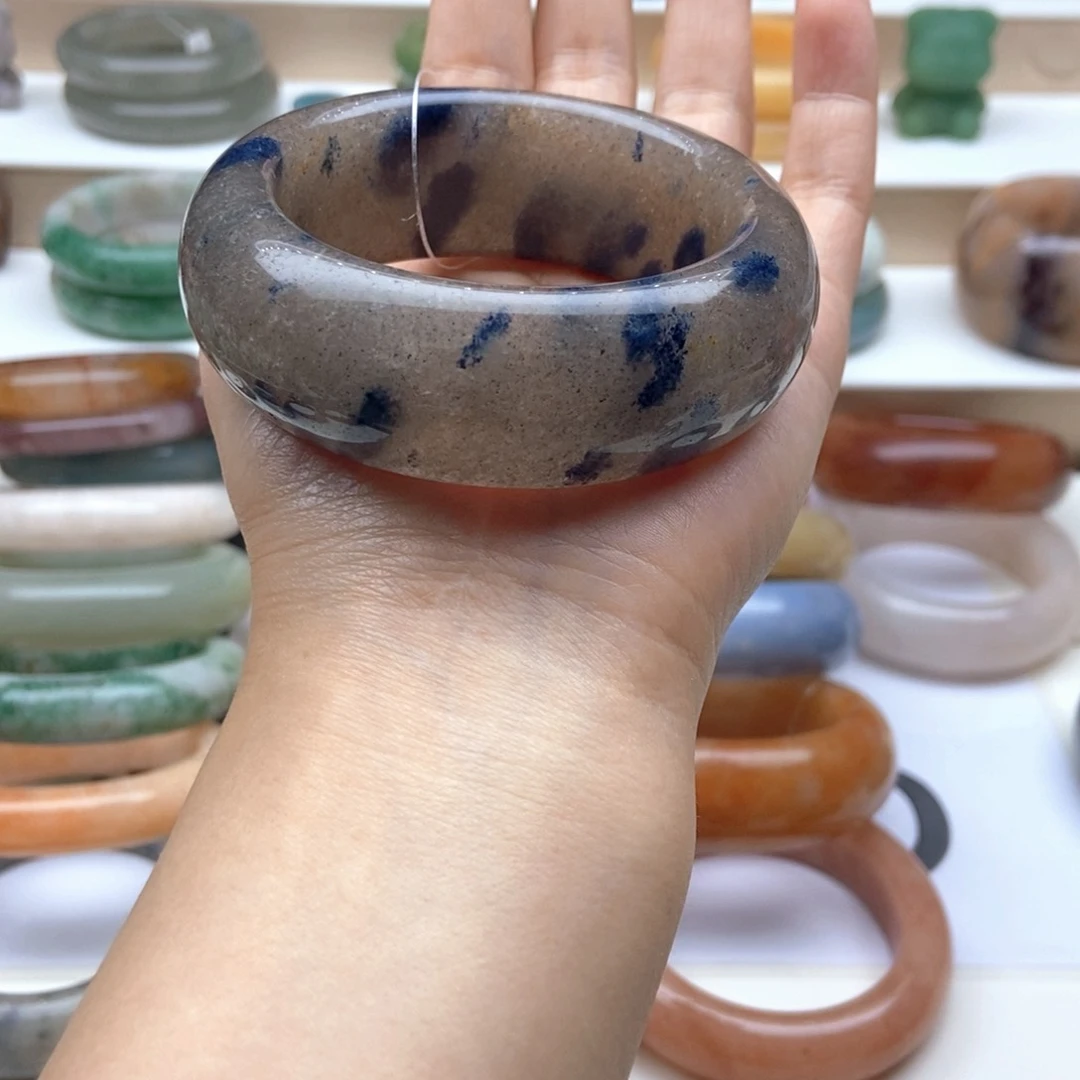 石英质玉手镯未镶嵌美*丽