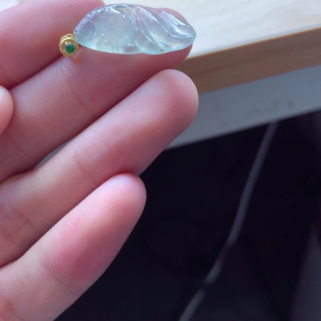 翡翠颈饰18K金镶嵌吊坠