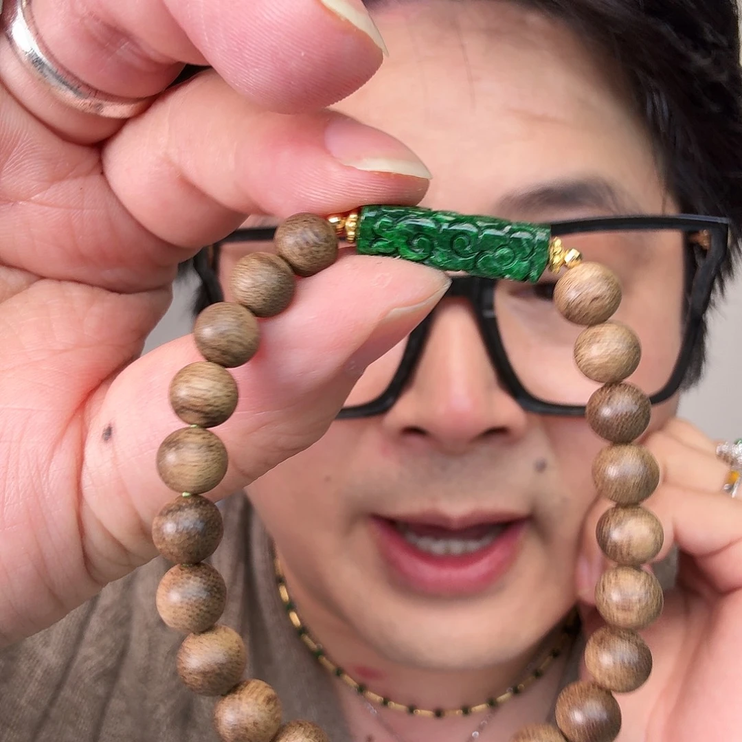 翡翠18K金镶嵌颈饰一件