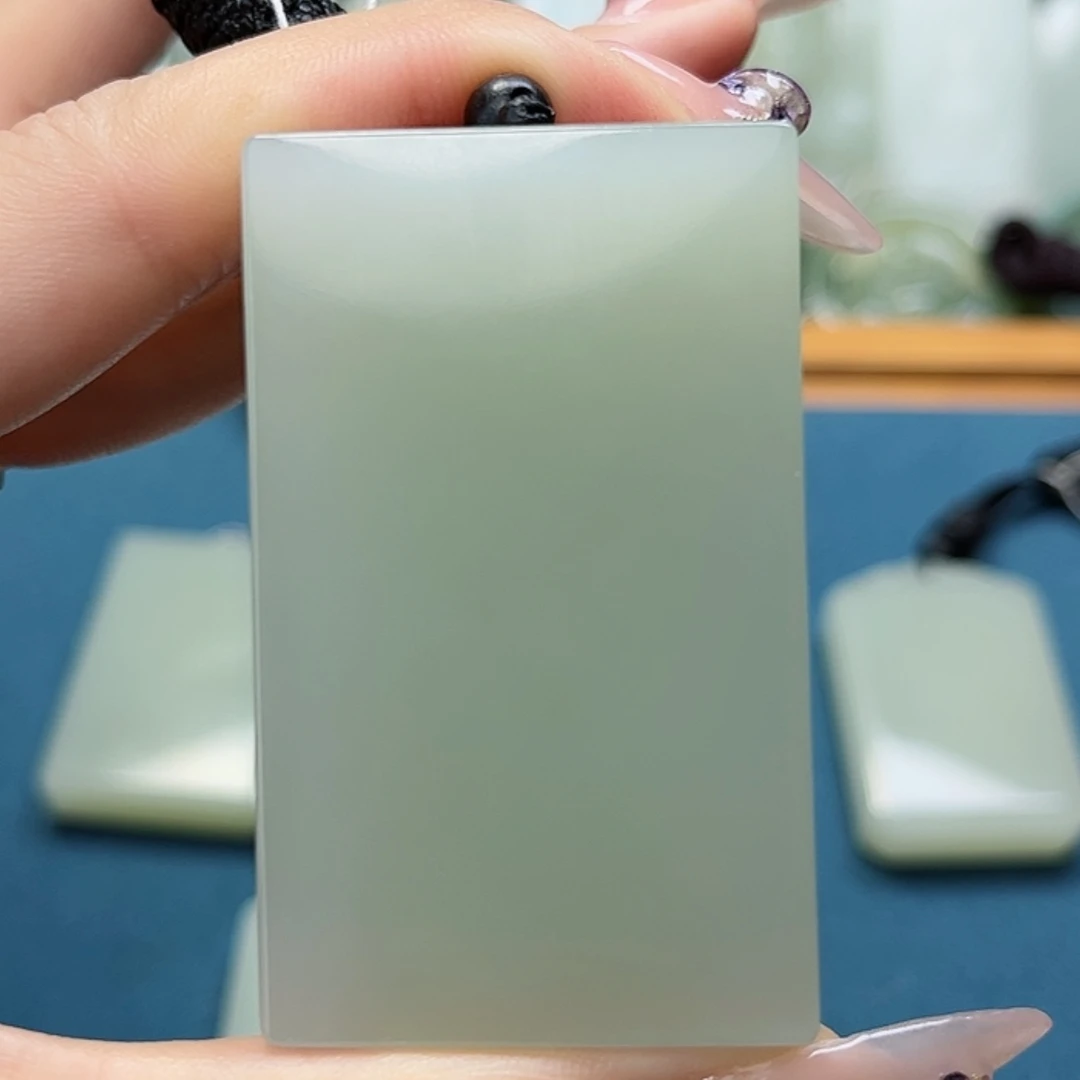 【闪购商品】和田玉（糖玉）未镶嵌颈饰峰**转