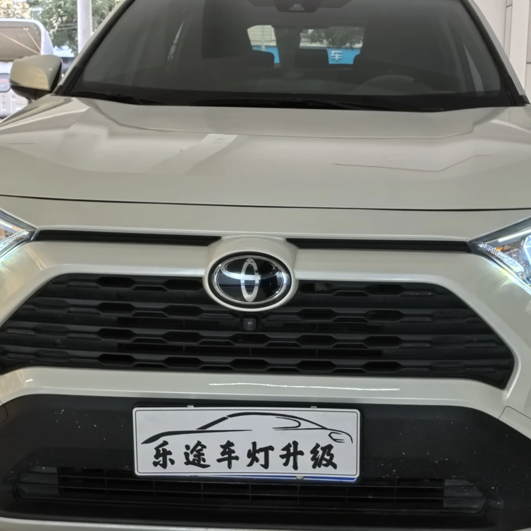 丰田威兰达大灯升级/澳滋姆-勇士之光