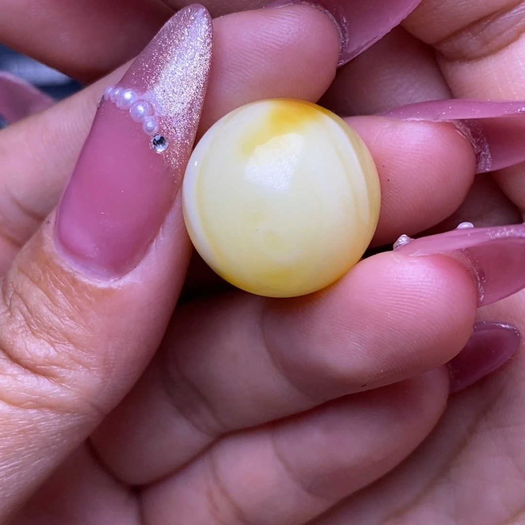琥珀未镶嵌裸石俏色白花圆珠19mm