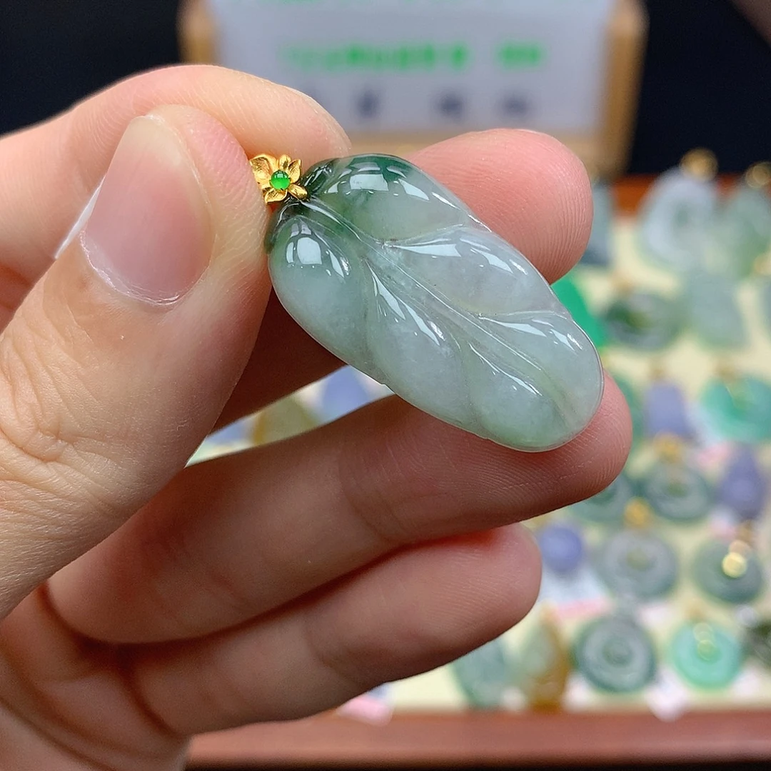 翡翠18K金镶嵌颈饰翡翠