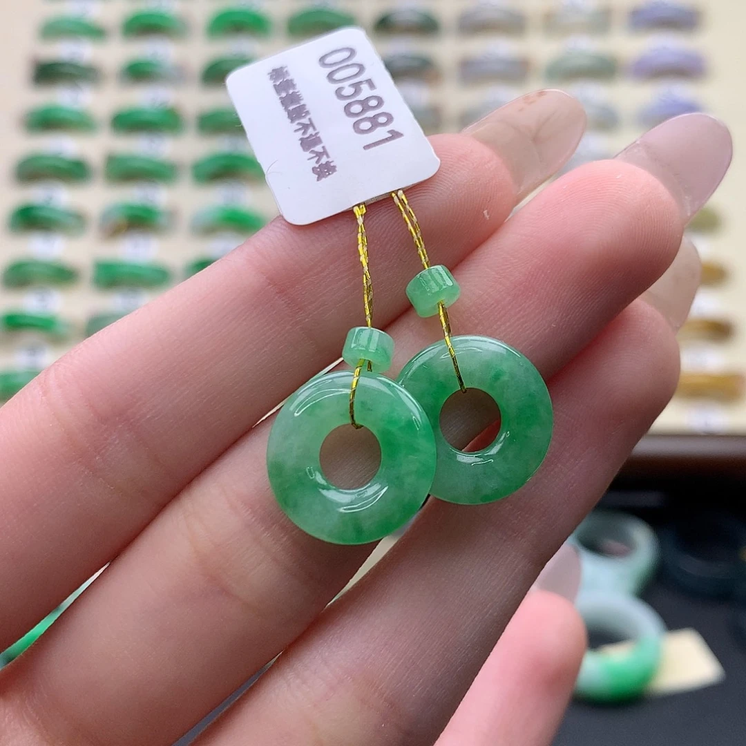 翡翠未镶嵌戒指甜甜圈