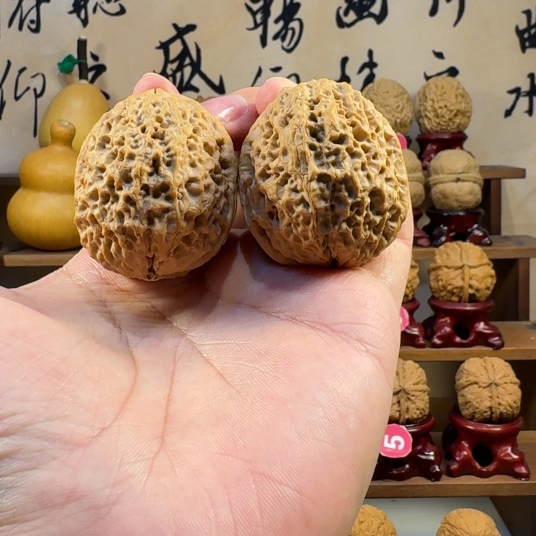 福***禄铁核桃把件蚂蚁纹铁狮子