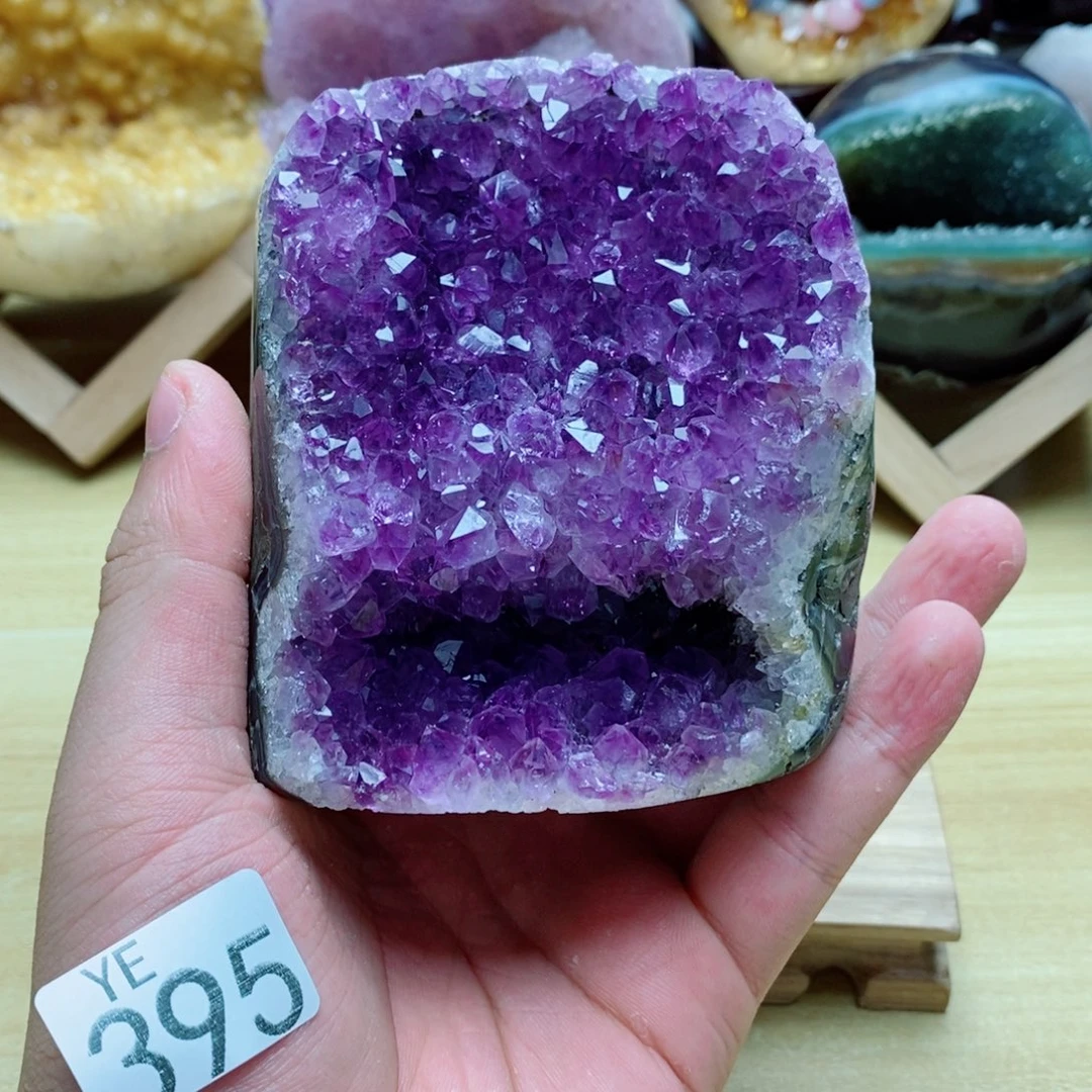 未镶嵌水晶大型摆件（非配饰）