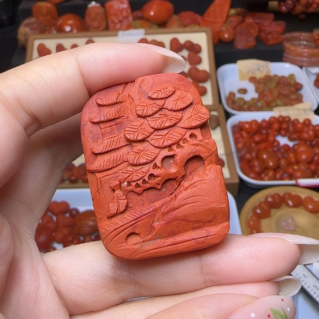 哈****南红玛瑙未镶嵌颈饰