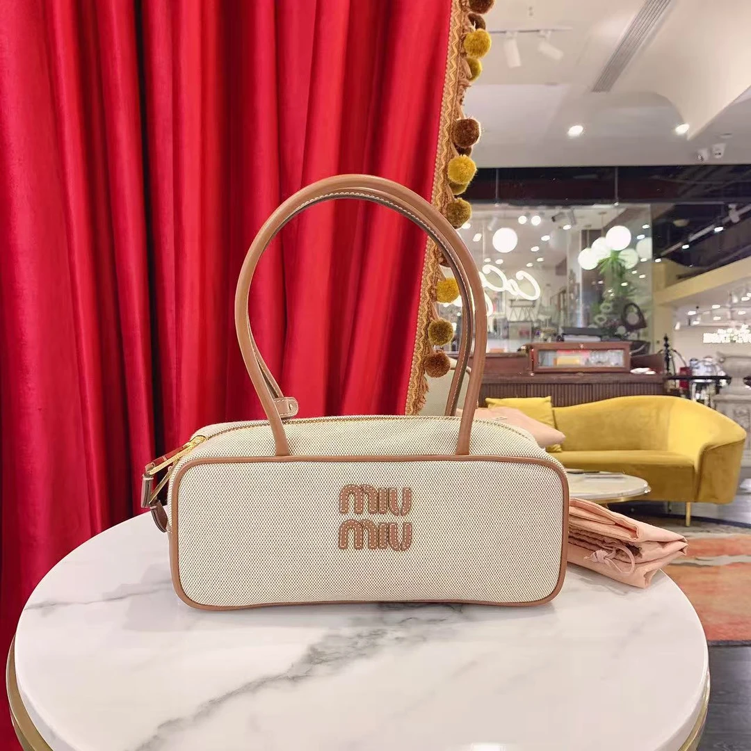 95新 MIU MIU/缪缪 GGS24s米色帆布拼金扣单肩包15392806