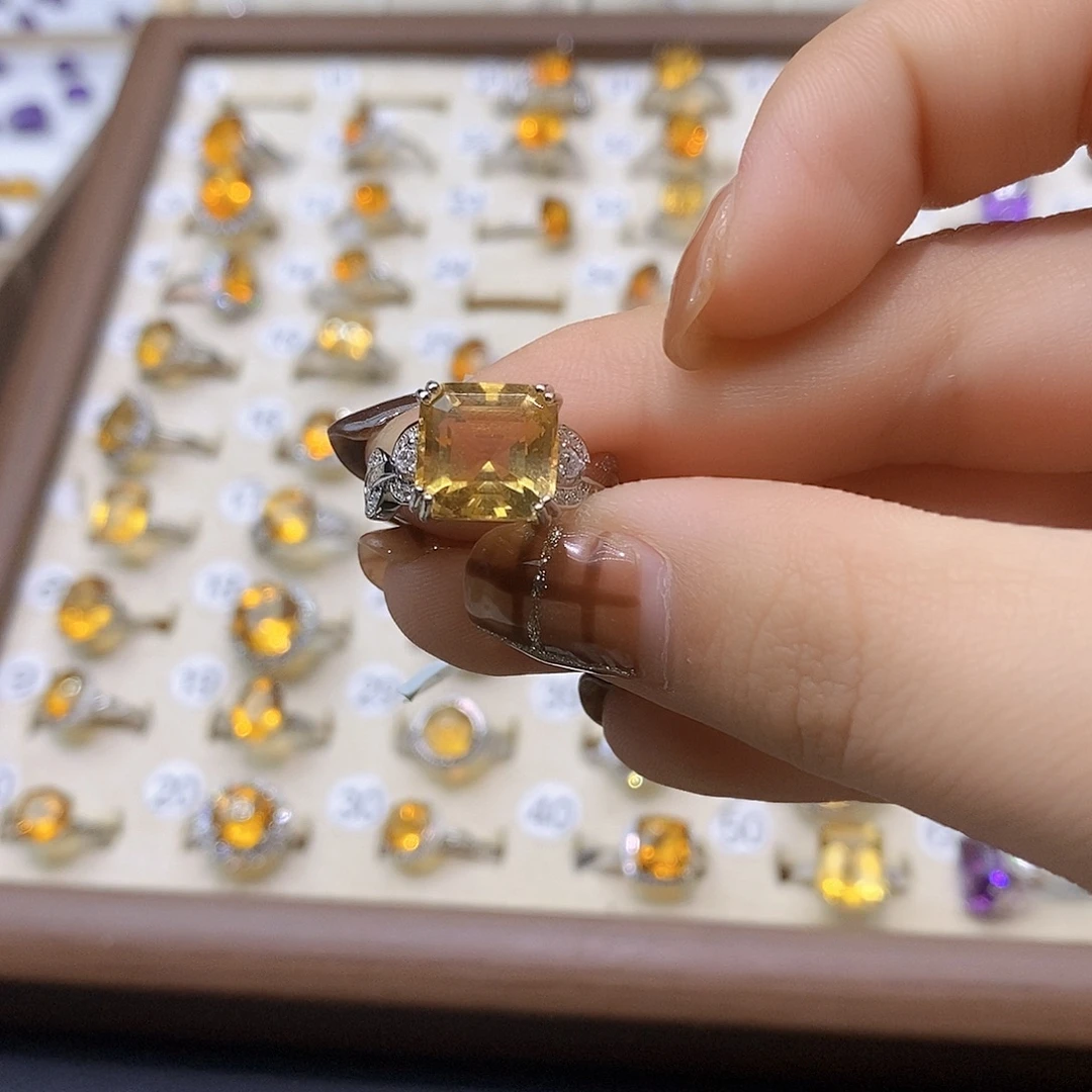 娜***娜水晶银S925镶嵌戒指纯天然黄水晶戒指J