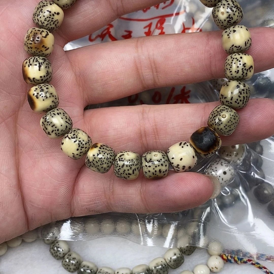 星月菩提手串挂车勿拍谢谢