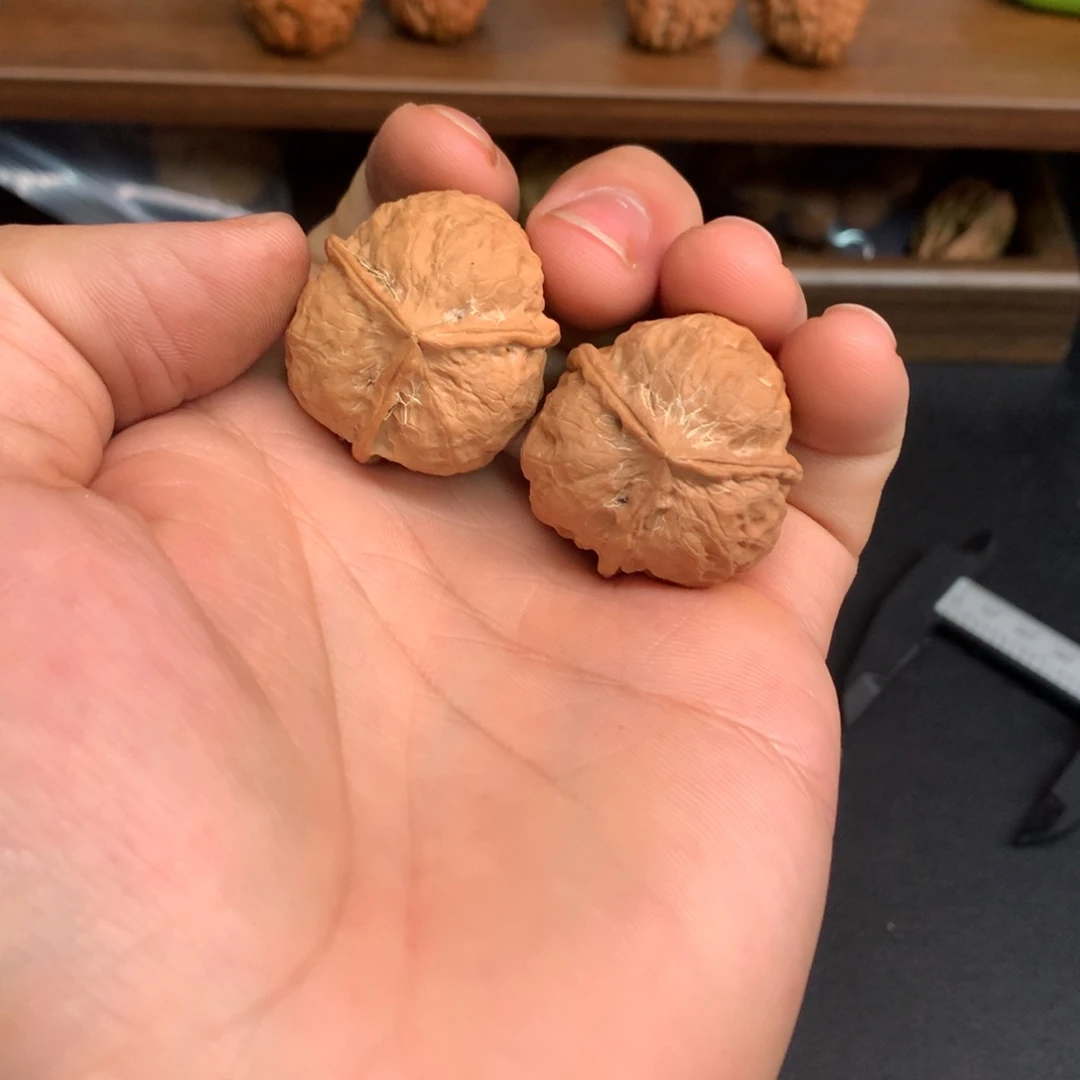文玩核桃把件铁核桃