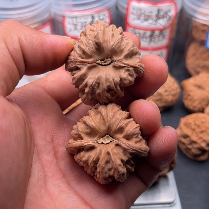 把件文玩核桃凹的