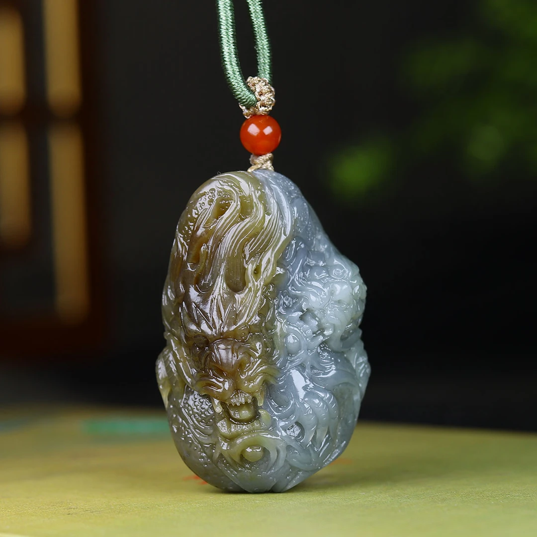 110522和田玉且末料龙腾盛世挂件