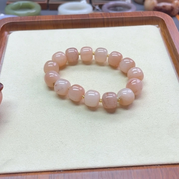 未镶嵌石英岩玉珠宝奇石