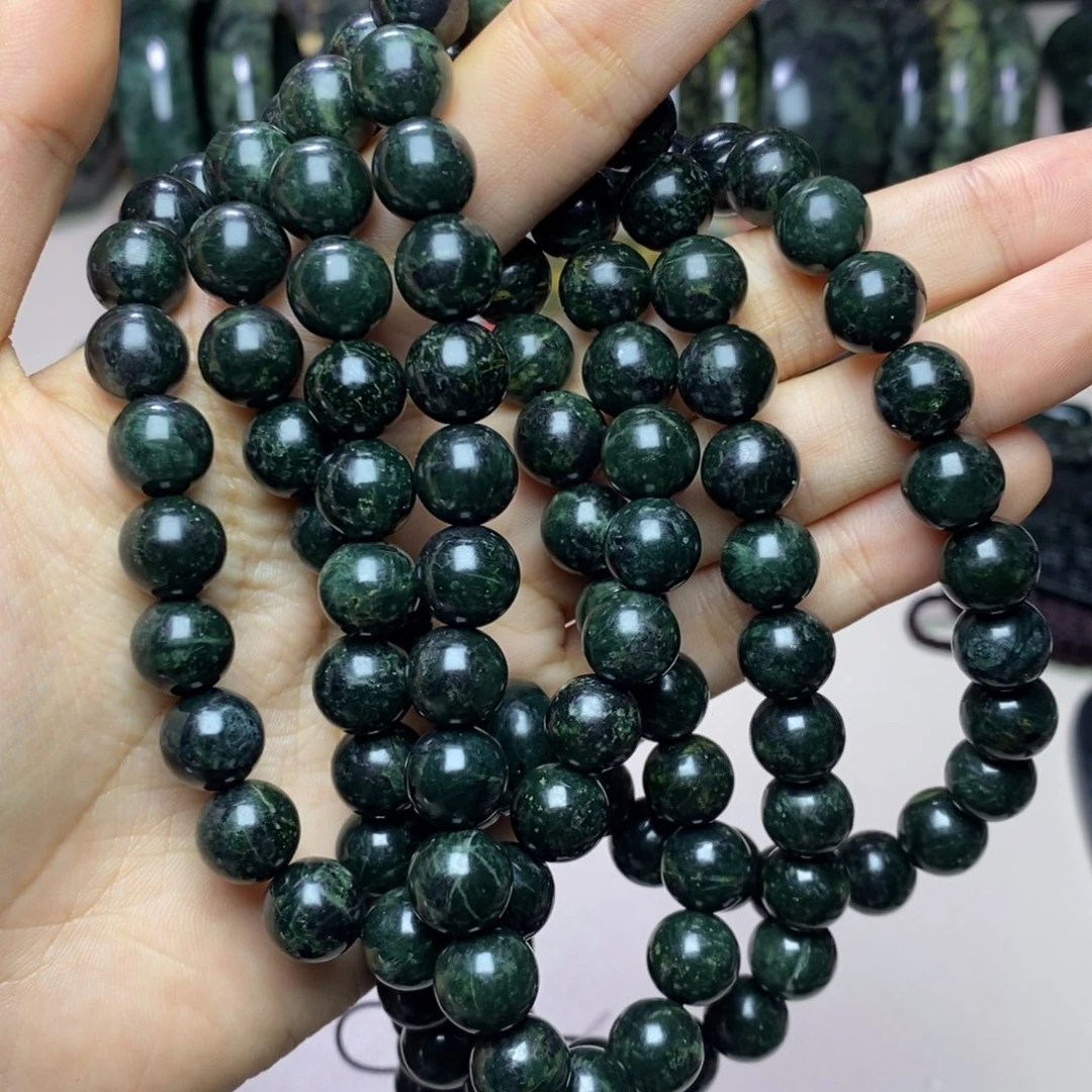 蛇纹石玉未镶嵌颈饰卡10