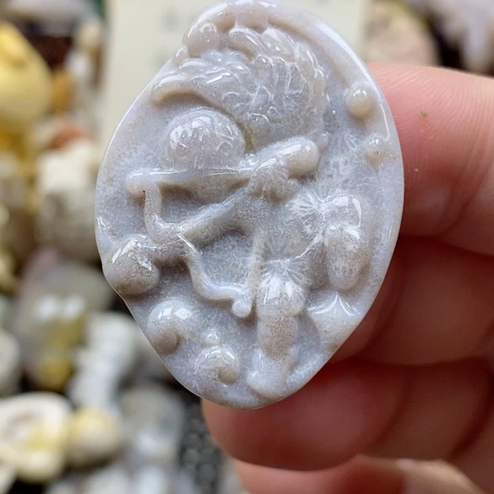 颈饰未镶嵌硅化珊瑚（珊瑚玉）小