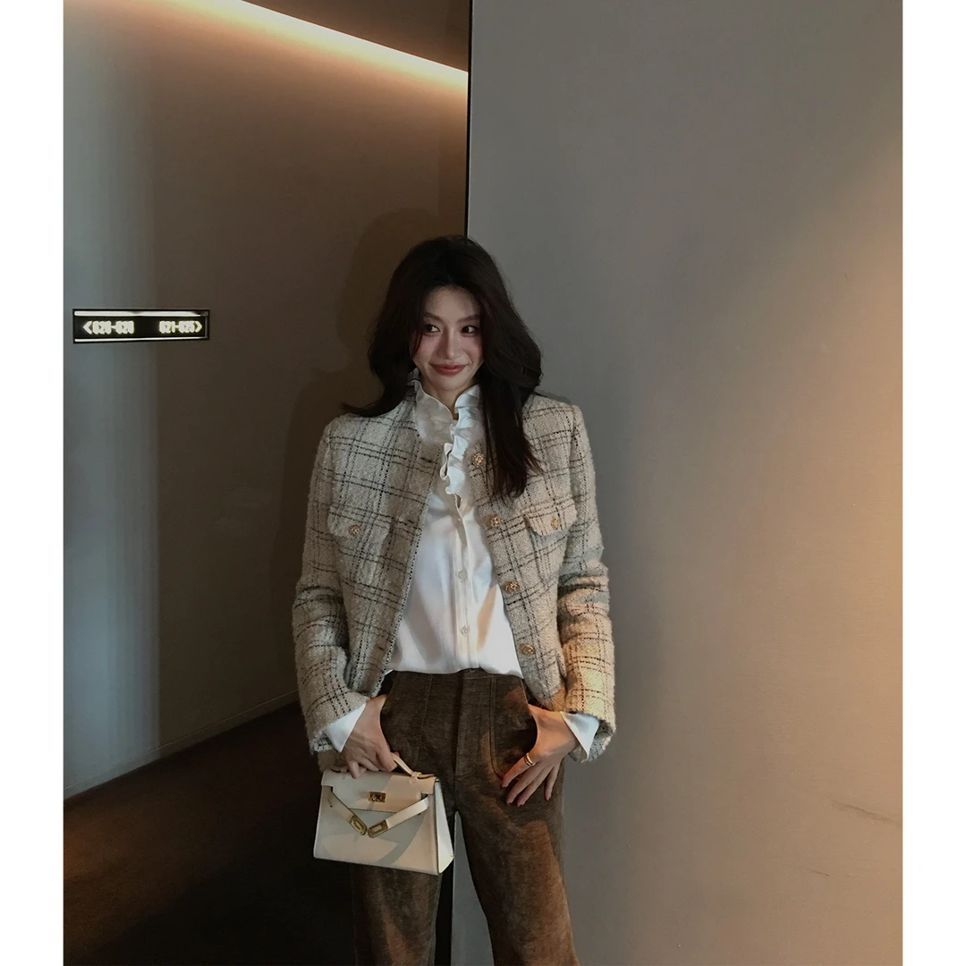 【ALONESAVOR】龍喜儿 奶杏燕麦小香羊毛粗花格子短外套J135