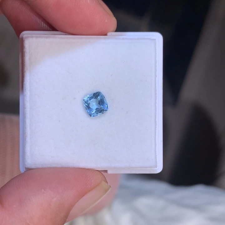未镶嵌笔搁海蓝宝石裸石1.1克拉