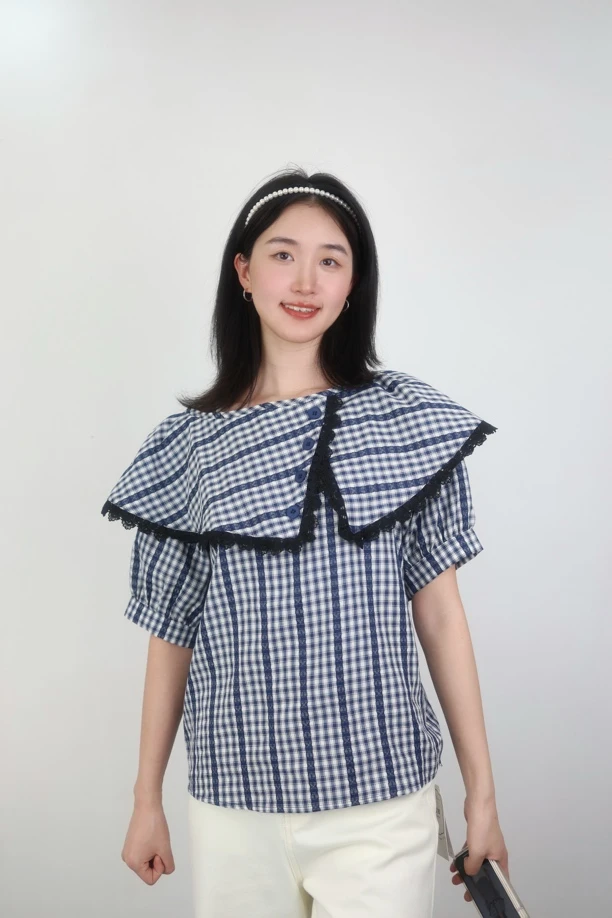 翻领格子宽松型短袖勾花镂空衬衫圆领时尚夏季上衣宽松女装