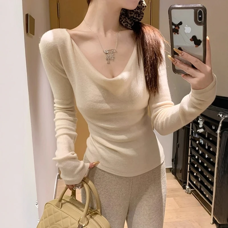 温柔风荡领针织打底衫女秋冬独特漂亮v领毛衣内搭纯欲风软糯上衣