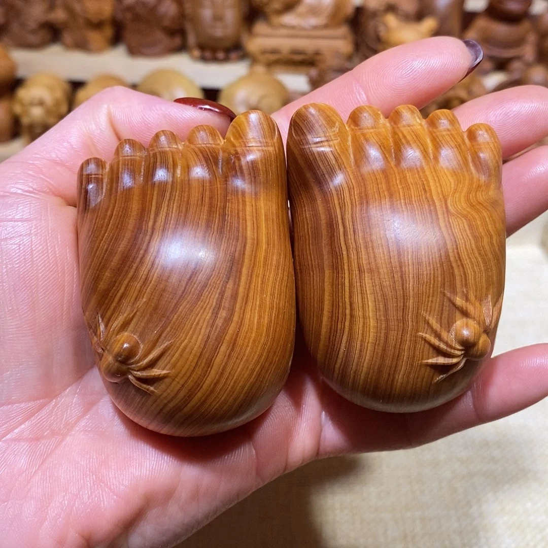 木小****)崖柏手把件,知足一对