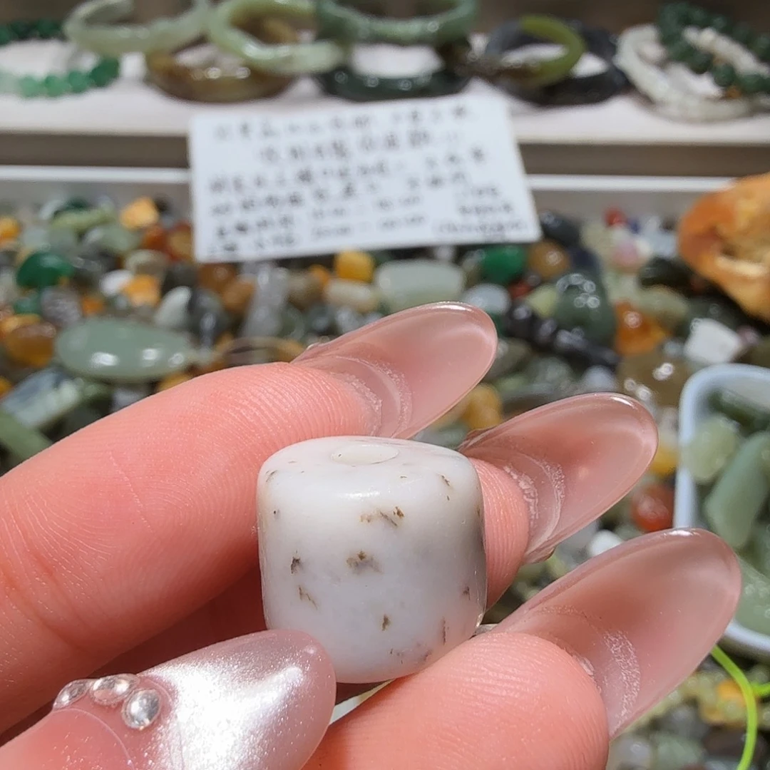 和田玉未镶嵌珠宝奇石