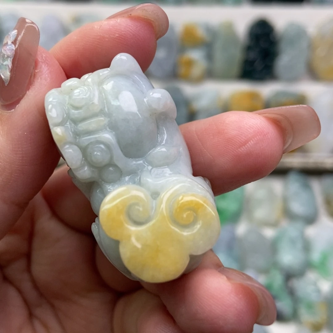 翡翠吊坠(赠链)未镶嵌
