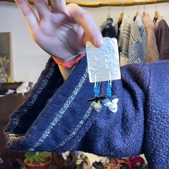 织绣手工制作耳饰
