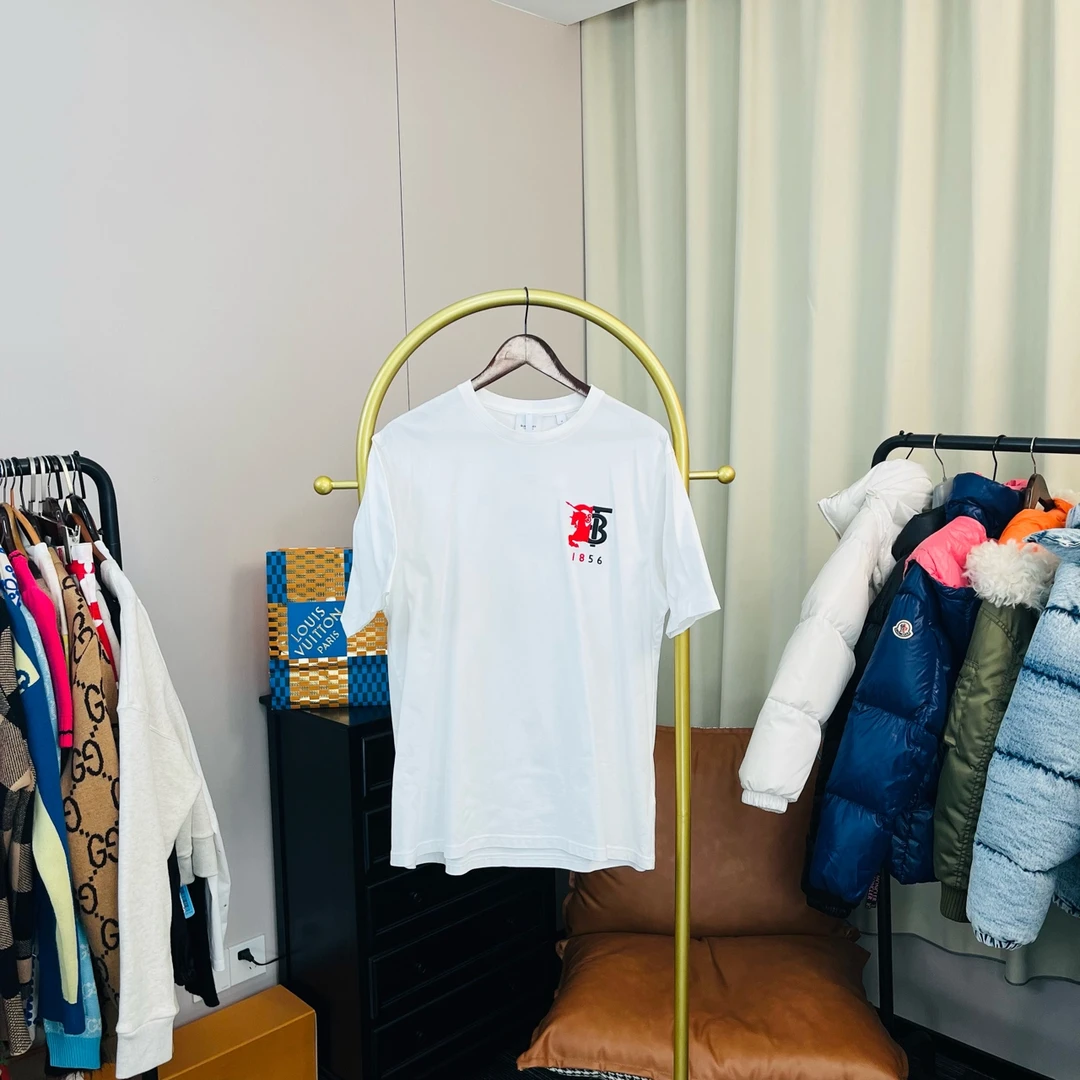 99新 BURBERRY/博柏利 白色新款tb战马短袖 M码